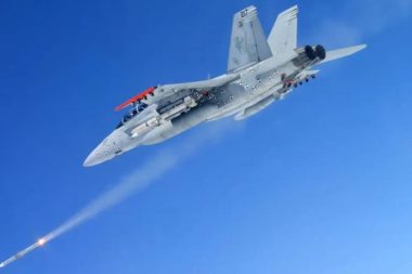 ABD’den Körfez’e rekor silah satışı: 16 milyar dolarlık sevkiyat yolda