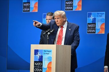 Trump: Biz olmasak NATO kağıttan kaplan