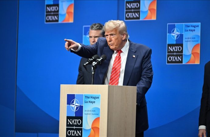 Trump: Biz olmasak NATO kağıttan kaplan