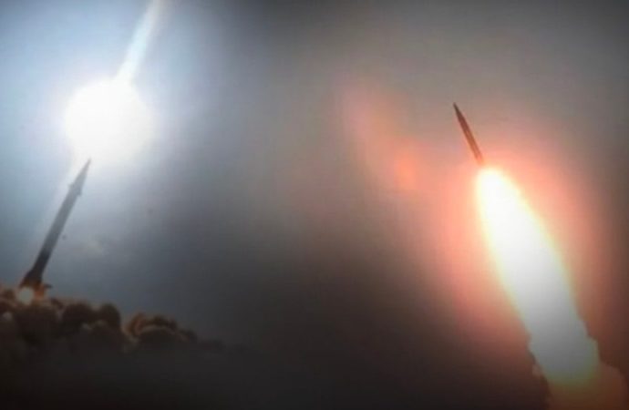 İran’ın füzesi okyanusu aştı: Diego Garcia üssüne balistik füze atıldı