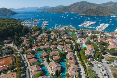 O ilçede aidat 180 bin lira, evin satış fiyatı 45 milyon avro