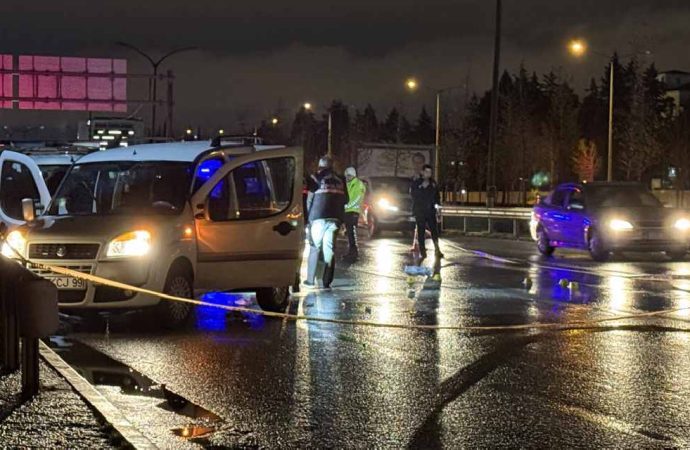 Polisin gözü önünde kadın cinayeti: Çevirmede araçtan indi, direksiyondaki kadını vurdu