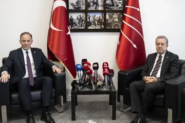 CHP ile MHP bayramlaşmasında ‘darbe’ diyaloğu: ‘Bugünkü durum Türkeş’e yapılandan farklı’
