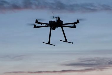 Nükleer kapasiteli bombardıman uçağı üssünde dron alarmı