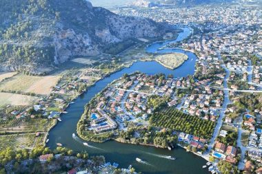 Dalyan’ın sırrı: Nehir değil ama deniz de değil