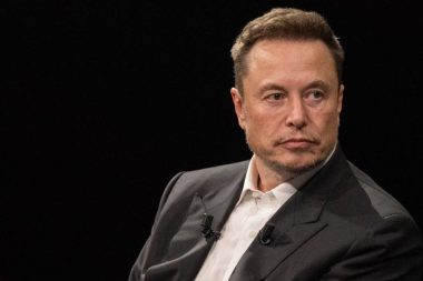 Elon Musk’ın yeni hedefi dev çip fabrikası