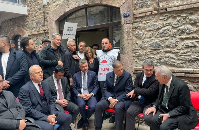 İzmir Büyükşehir Belediyesi yönetimi Meslek Fabrikası’nı koruma nöbetinde