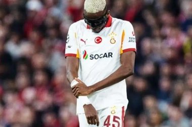 Osimhen ameliyat oldu