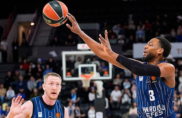 Anadolu Efes yarın Barcelona’yla deplasmanda karşılaşacak