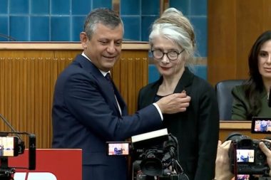 Emine Ülker Tarhan CHP’ye döndü