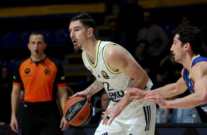 Nando De Colo yetmedi Fenerbahçe Beko beş sayı farkla yenildi