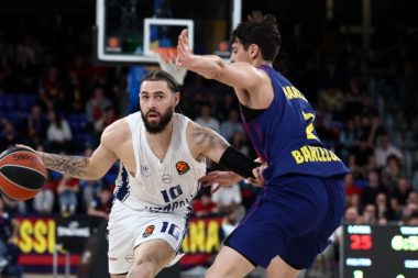 Anadolu Efes deplasmanda Barcelona’ya yenildi