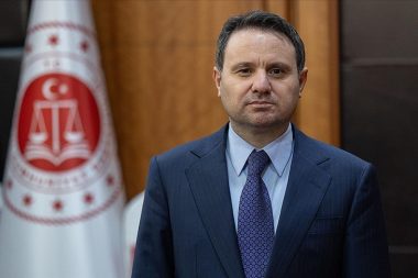 Bakan Gürlek: e-Avukat’la hükümlü ve tutuklular görüntülü görüşebilecek