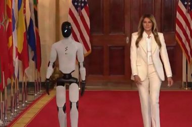 Melania Trump, çocukları robotlar eğitsin istiyor