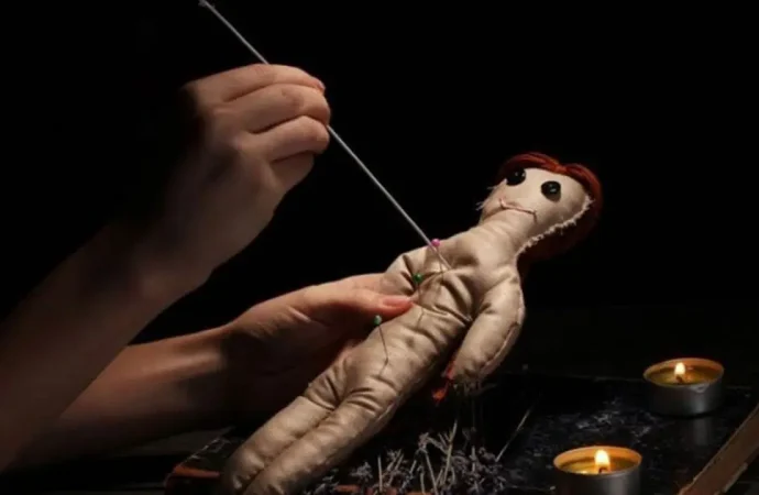 Kız arkadaşına büyü yaptırmak istedi, 495 bin 600 lirasını kaptırdı