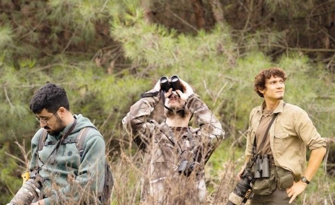 Üniversite kampüsünde yaban hayatı gözlemi yapıyor