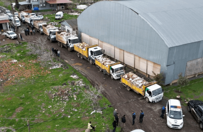 Kimbilir kaç gıda zehirlenmesi önlendi: Bu kamyonlar imha edilecek bozuk tavuk yüklü