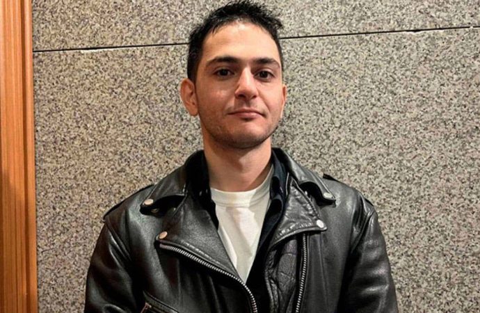 Gazeteci Furkan Karabay’ın ev hapsi kararı kaldırıldı