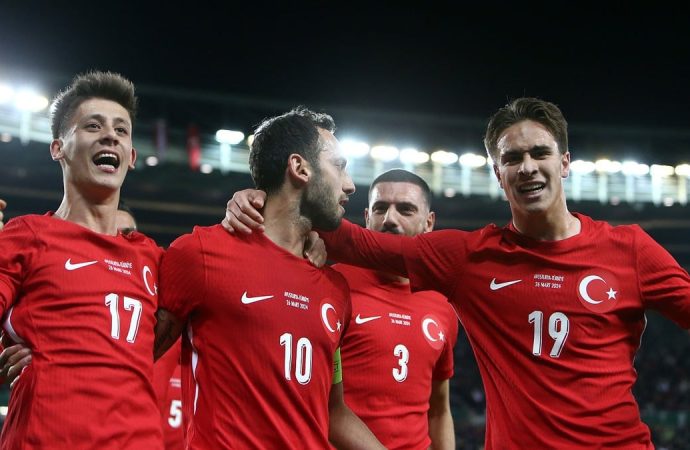 Tarihi maça saatler kaldı! İşte muhtemel 11’ler