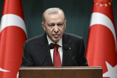 Erdoğan’ın umudu: Türkler bu sefer de bayrağın altında toplanır mı?