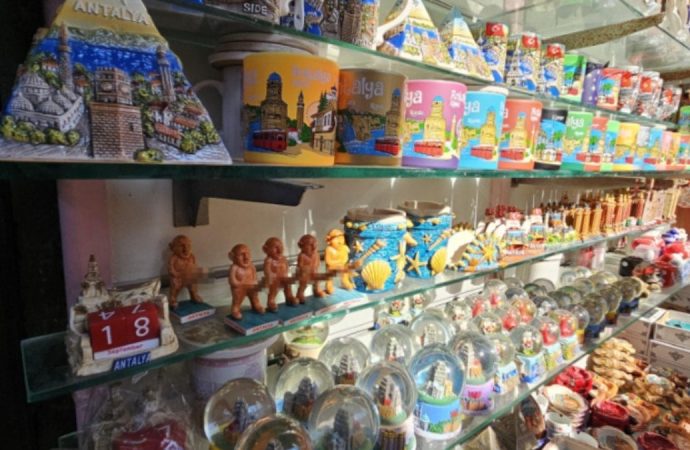 Bereket tanrısı heykelciğini müstehcen bulup CİMER’e şikayet etti