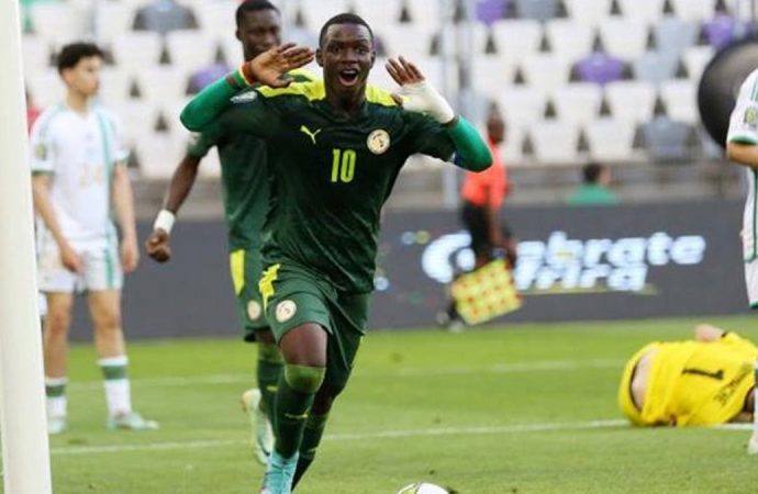 Fenerbahçe imzaya getirmişti: Ameliyatını bedavaya getirip ülkesine döndü