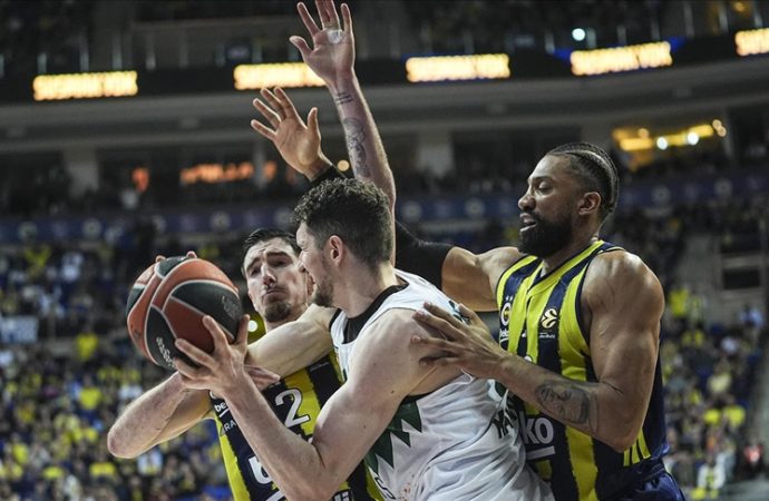 Fenerbahçe Beko, Zalgiris’e 92-82 yenildi