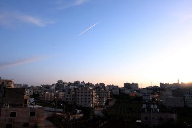 Husiler savaşa dahil oldu: İsrail’e füze attılar