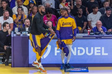 Baba asist yaptı, oğlu üçlük attı: NBA tarihine geçtiler