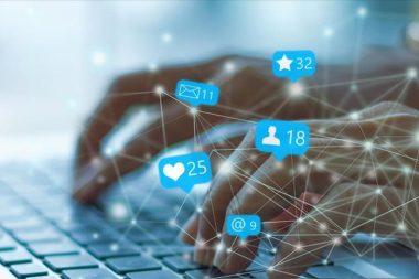 Haftada iki tam gün kadar çevrim içi medyadayız