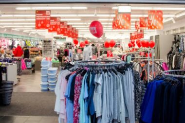 225 mağazada birden ‘tasfiye indirimi’ var: Giyim devi kalan dört bin mağazayla devam edecek