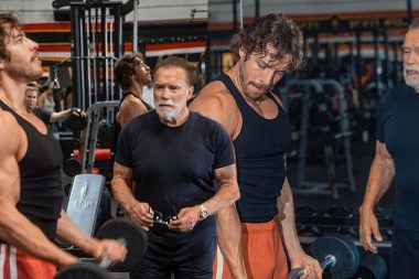 Hizmetçisinden doğan oğlunu yıllar sonra bağrına bastı