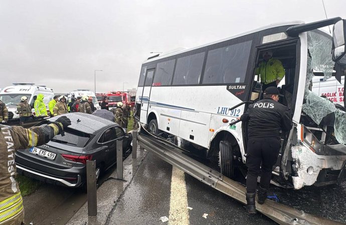 Zincirleme kaza: Dördü ağır 30 yaralı var