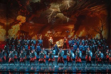 “Edusa” prömiyerini yaptı