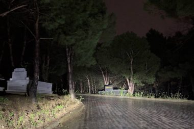 Mezarlıkta silahlı düello: İki kişi öldü