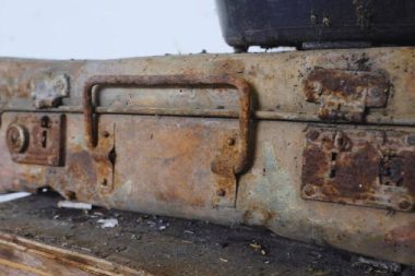 Vasiyetnamenin süresi doldu, 100 yıllık bavuldan servet çıktı