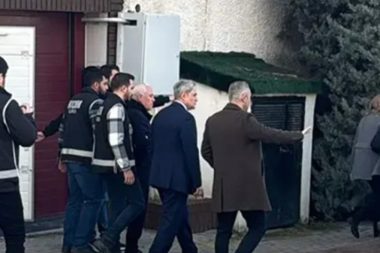 Bursa Büyükşehir Belediyesine operasyon: Başkan ve ailesi dahil 59 gözaltı