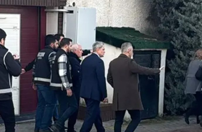 Bursa Büyükşehir Belediyesine operasyon: Başkan ve ailesi dahil 59 gözaltı