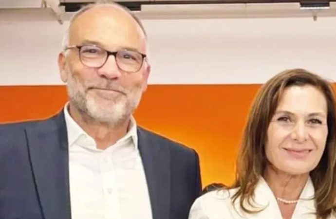 40 yıl önceki dostluk WhatsApp’ta aşka dönüştü