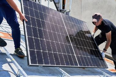 ‘Tak-çalıştır’ güneş panelleri: 15 yıl ömrü var, dört yıl sonra elektrik bedavaya gelecek