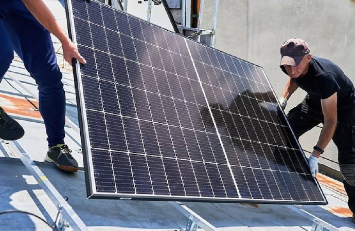 ‘Tak-çalıştır’ güneş panelleri: 15 yıl ömrü var, dört yıl sonra elektrik bedavaya gelecek