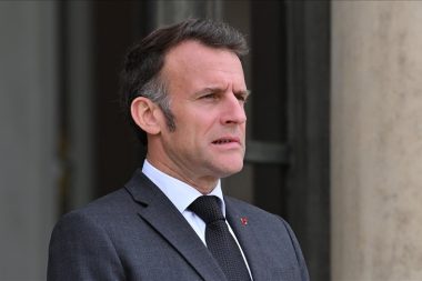 Macron: Kendi ödeme sistemimizi kuralım