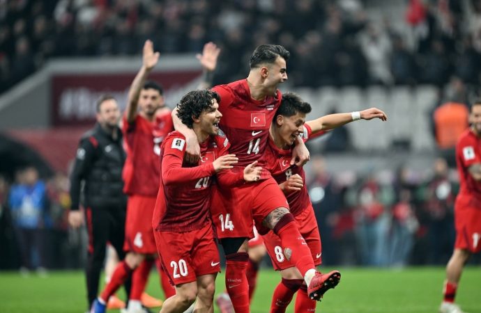 24 yıldır bu akşamı bekliyoruz! Hayli Bizim Çocuklar, devirin Kosova’yı