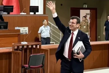 İmamoğlu: İddianame 1100 odalı sarayda mı yazıldı, adliyede mi?