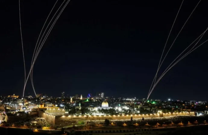 Trump’ın verdiği mühlet bu akşam doluyor, bütün bölge diken üzerinde