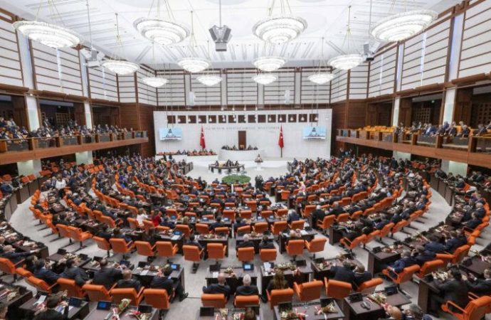 Bayrama girerken Türkiye…