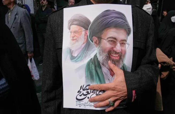 İran’ı anlamak isteyenler bu yazıyı kaçırmasın: İran’ı kim yönetiyor?