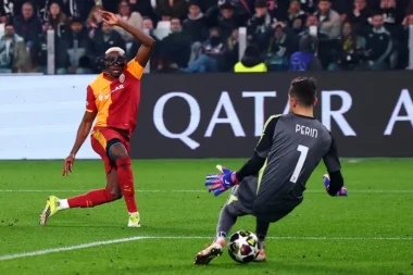 Ey mutsuz olmayı seven futbol taraftarı! Toplaşın, bir çift sözüm var!