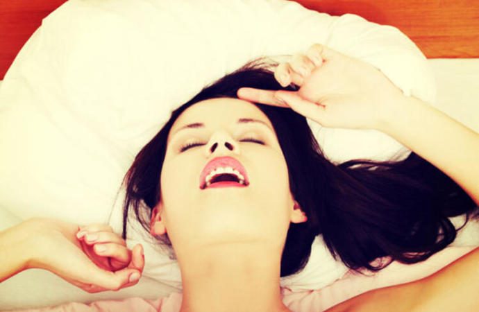 Seks sırasında çok ses çıkarmak erkeğin dikkatini dağıtır mı?