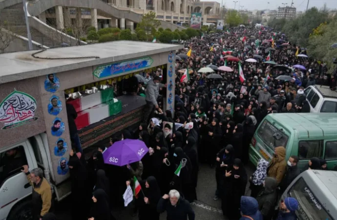 Trump bir kez daha savaşı bitirme işareti verdi